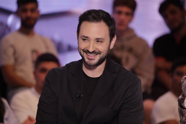 هادي ضو مع منى ابو حمزة .. غزل وغناء وأخبار يكشفها للمرة الاولى