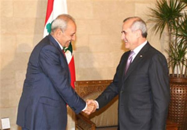 أزمة حكم .. أم أزمة جمهوريّة .. أم أزمة ولاء وشرق أوسطيّة ...
لبنان يسير نحو المجهول وبوصلة الخلافات أقوى من بوصلة الإتفاقات
 