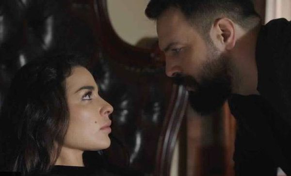 وأخيراً.. تيم حسن يكشف سر انسحاب نادين نجيم من "الهيبة".. !!