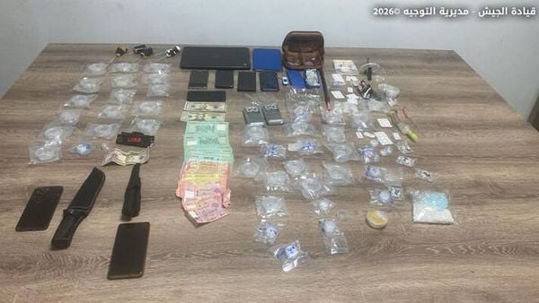 الجيش: عمليّات دهم في الكسليك والدورة والضنية
وتوقيف عصابة وأشخاص يُروّجون المخدّرات