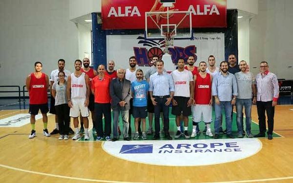 رئيس واعضاء اتحاد كرة السلة
يتفقدون منتخب لبنان للرجال