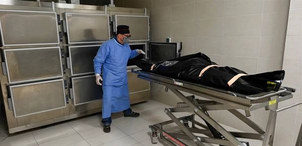 شخير داخل ثلاجة الموتى..ماذا يجري؟