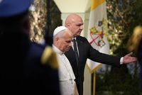 عون خلال إستقبال البابا: لبنان شرط السلام والمصالحة بين أبناء إبراهيم