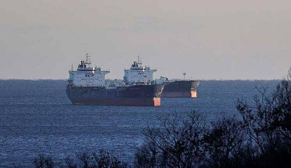 أوكرانيا تستهدف ناقلة نفط روسية