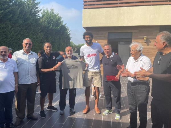 تكريم اللاعب عز الدين في كفرا
