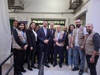 وزير الخارجية البلجيكي يزور مركز عامل في عين الرمانة
