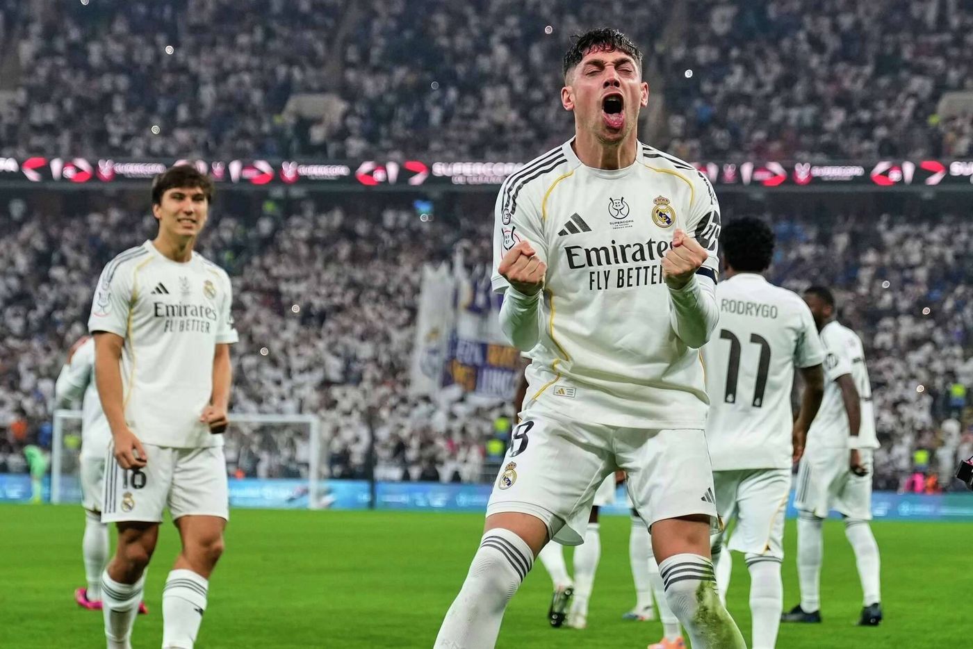 الريال يتخطى اتلتيكو... وقمة الكلاسيكو تحسم السوبر