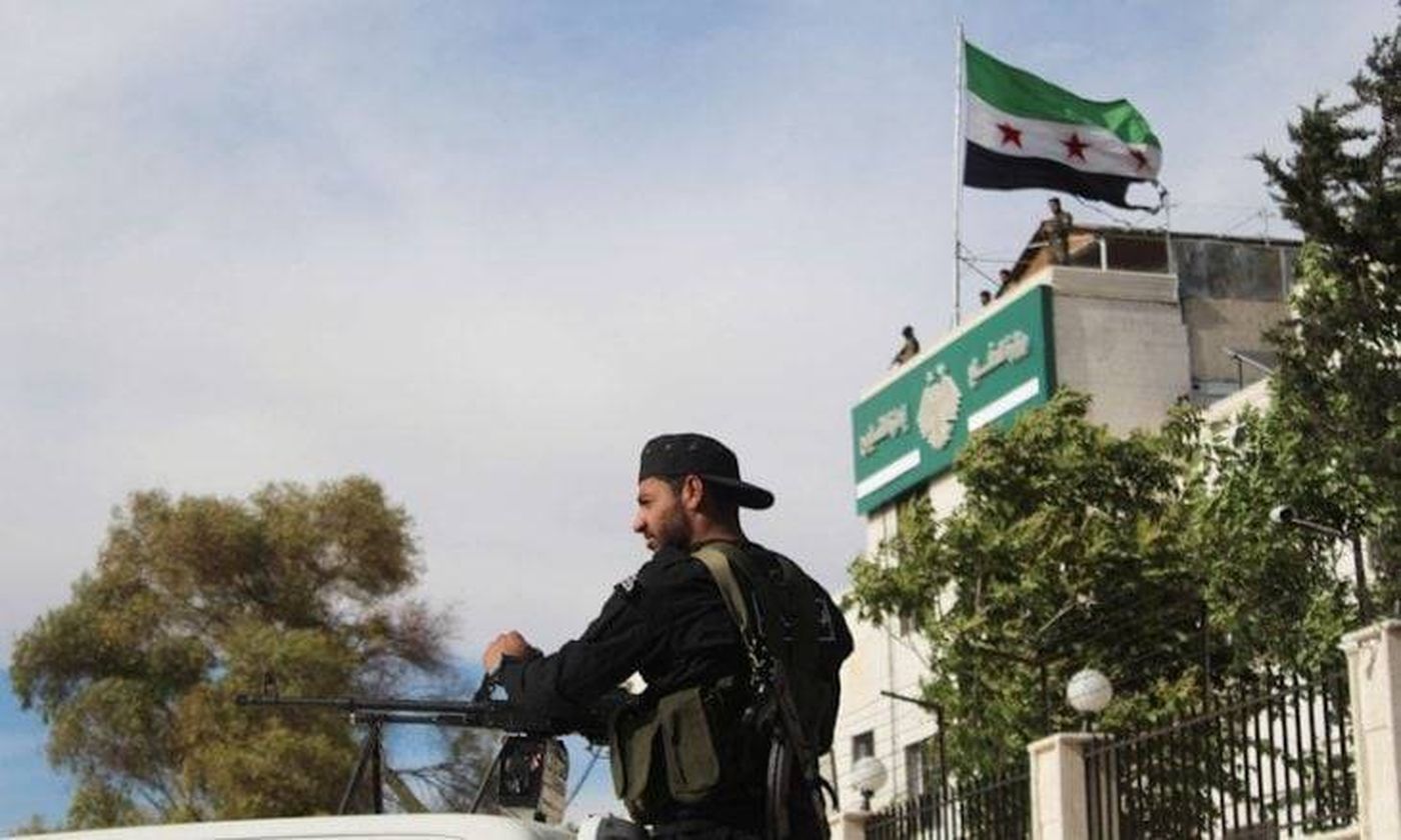 الداخلية السورية تشكل لجنة للتحقيق بوفاة شاب في مخفر شرطة
