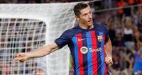 ليفاندوفسكي أول لاعب يسجل "هاتريك" مع ثلاثة أندية مختلفة