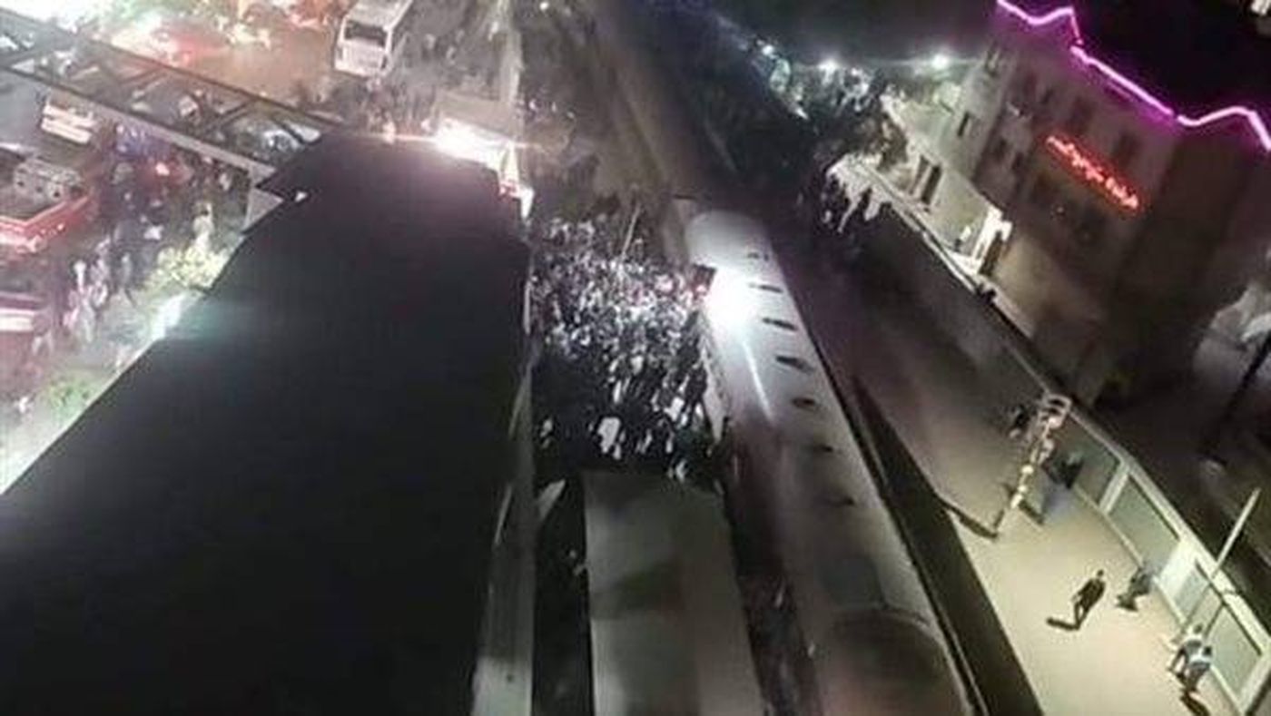 بالفيديو- إصابات جراء خروج قطار عن مساره في مصر