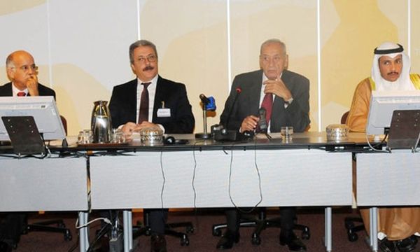 عتاب بلهجة صريحة للخليجيين : لبنان لا يستأهل المقاطعة
بري يسخر من «إيعاز سوري» لإفشال مبادرته :
كلام لا يستقيم.. والمطلوب جواب «المستقبل»