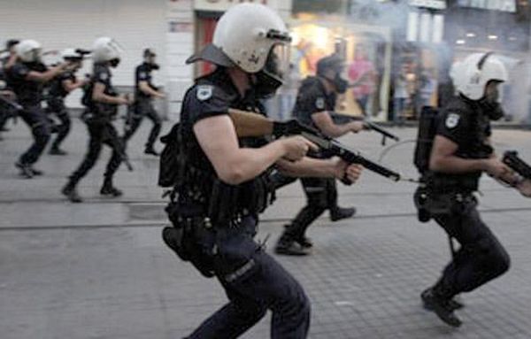 هجوم مسلح على مبنى بلدية شيشلي باسطنبول