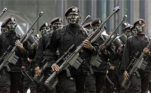 بالفيديو... القوات الخاصة الروسية تقتحم حصون الإرهابيين