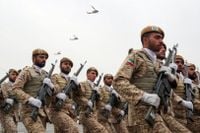 الجيش الإيراني: على الولايات المتحدة تحمّل التكاليف والخروج من المنطقة