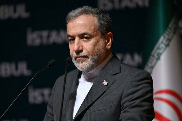 عراقجي: لا نسعى للتصعيد مع أوكرانيا ونطالب بالتعويض عن الخسائر