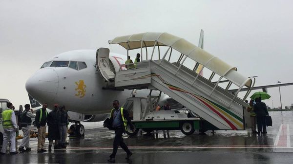 First direct Ethiopia-Eritrea flight in 20 years takes off