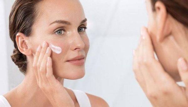 للحصول على بشرة مثالية... إليكم 3 مفاهيم تجميلية شائعة غير صحيحة