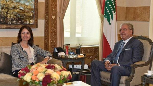 المشنوق التقى لاسن: توافق على أن تكون عودة عودة النازحين السوريين آمنة