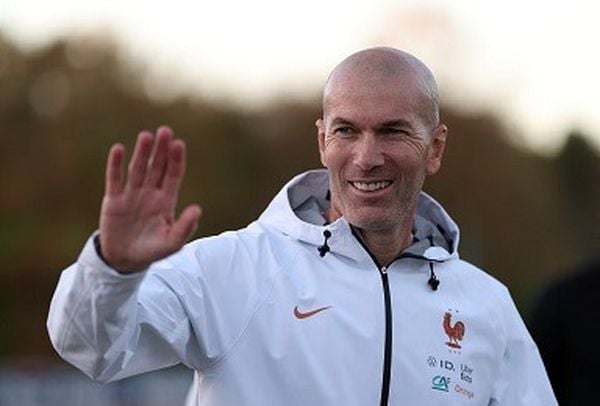 زيدان يتنازل عن 44 ألف يورو شهرياً مقابل حرية أكبر مع منتخب فرنسا