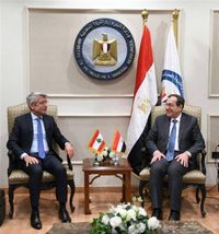 فياض يزور مصر للبحث في  بنود التعاقد لإتفاقية توريد الغاز المصرى إلى لبنان