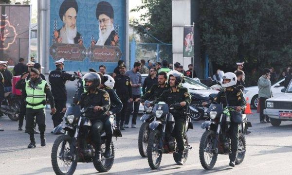 إيران تعلن توقيف دبلوماسيين فرنسيين في "اجتماع سري"