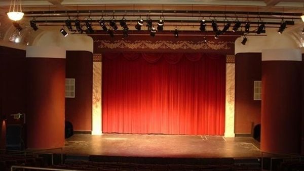 ورشة تعليم الكاريكاتير لعمرو سليم بمركز ترحال.. اليوم