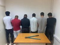 بعد كمائن ومداهمات.. عصابة سرقة أسلاك كهربائية في قبضة قوى الأمن