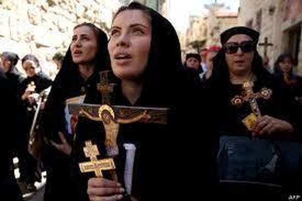 يتعرض المسيحيين في القدس لعداء وبصق واهانات موجهة من متطرفين يهود- لو فيغارو