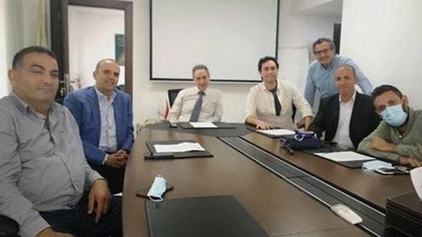 نعمة عرض مع وفد من مجلس نقابة الدواجن لمطالب القطاع