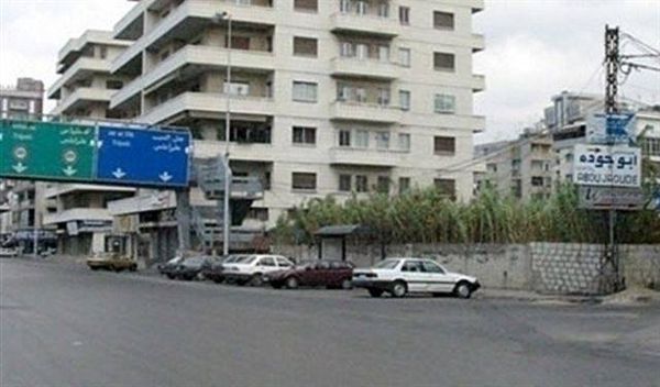 رجل عار يستغل مرور فتاة وحيدة في الشارع..هذا ما حصل في جل الديب !