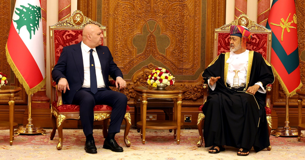 قمّة لبنانيّة – عمانيّة... وتوافق على فتح آفاق التعاون والشرْكة والاستثمار في مختلف القطاعات
عون: لبنان يتطلع أن يكون شريكاً فاعلاً في بناء منطقة يسودها الأمن والاستقرار والازدهار
هيثم بن طارق: السلطنة تهتم وتتابع الوضع في لبنان ... وتربطنا علاقات أخويّة بين البلدين