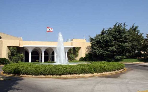 اجواء بعبدا : عندما يوقع رئيس الجمهورية المرسوم يصبح نافذاً