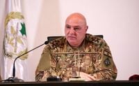 قائد الجيش لعناصر فوج الانقاذ في سوريا وتركيا: مهمتكم وسام على صدر الجيش ولبنان