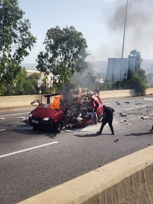 تصعيد ميداني متواصل: استهداف سيارتين على طريق الجيّة