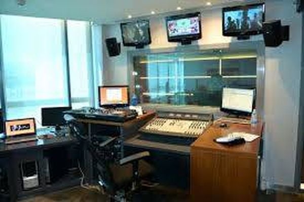 الراديو صوت يُقاوم صخب التكنولوجيا في لبنان