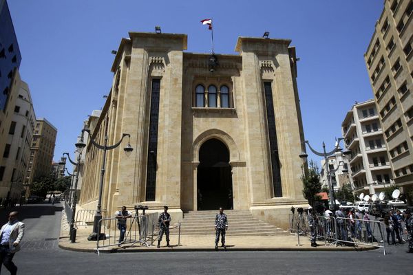 «الثنائي الشيعي» مُمتعض من «الوطني الحر» ويرفض حل المجلس النيابي