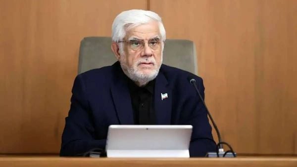 نائب الرئيس الإيراني: سيتم إلغاء دعم استيراد البنزين تدريجيًّا