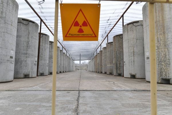 الطاقة الدولية تعلن عن وقوع انفجارات قرب محطة خميلنيتسكي للطاقة النووية