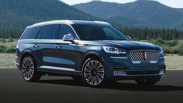 "Lincoln" تطلق رباعية دفع فاخرة