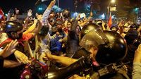 توقيف أكثر من 300 شخص أثناء الإحتجاجات في البيرو
