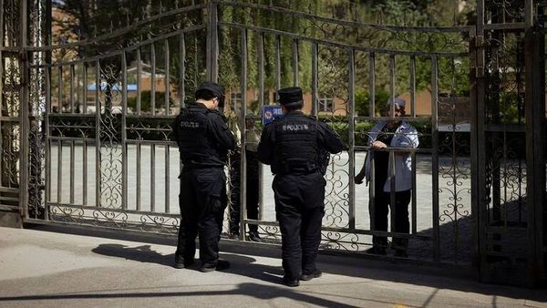 مسؤول صيني: ندين ونحتقر خطط إنشاء محكمة شعبية في بريطانيا حول الإيغور