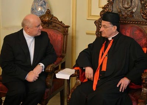 «لتتحرك الأسرة الدوليّة وتضع حداً للحرب في الشرق الأوسط»
الراعي : المذكرة الوطنيّة تسهم في الخـروج
من النقاط الخلافيّة التي تعطّـل صدور البيان