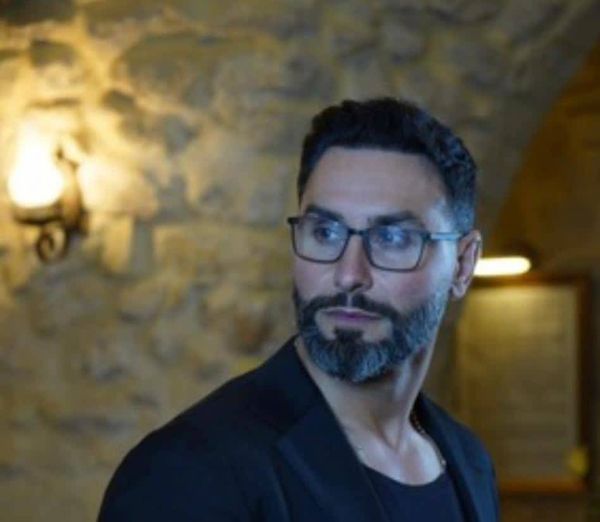 فادي المعراوي يطلق أغنيته"جمرة"..و"الأخوين روزا إيهاب وأيهم هما أبرز الداعمين"!