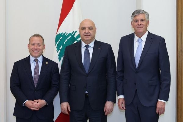 عضو الكونغرس الأميركي دارين لحود من بعبدا: نثمّن ما يقوم به الرئيس عون للحفاظ على سيادة لبنان واستقلاله وبسط سلطة الدولة ولبنان أمام فرصة لإعادة الاستقرار لا يجوز إضاعتها.
