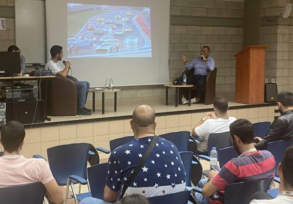 بطل "فيراري تشالنج" السائق تاني حنا
يتحدّث عن تجربته في جامعة سيدة اللويزة