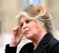 فرنسا تودّع بريجيت باردو… حضور سياسي لافت وقرار رئاسي بعدم المشاركة