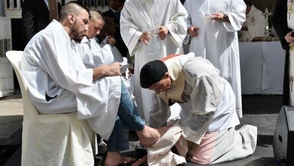 قاطع رتبة خميس الغسل في الجية مدعيا أنه قادم من جهنم