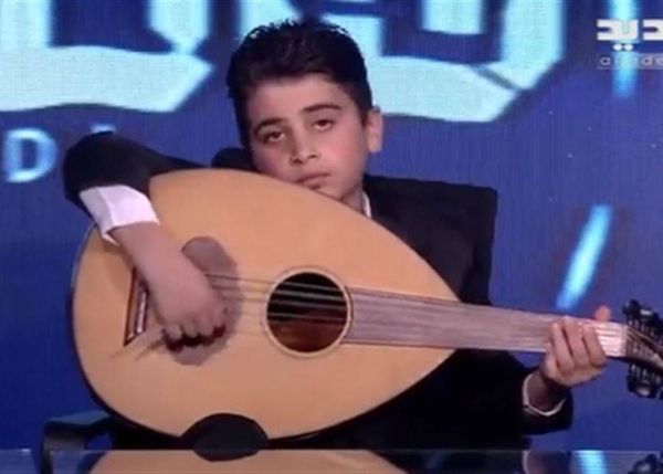 بالفيديو- طفل يشعل مواقع التواصل... "كيفك يا دولار يا أميركاني الأصول"