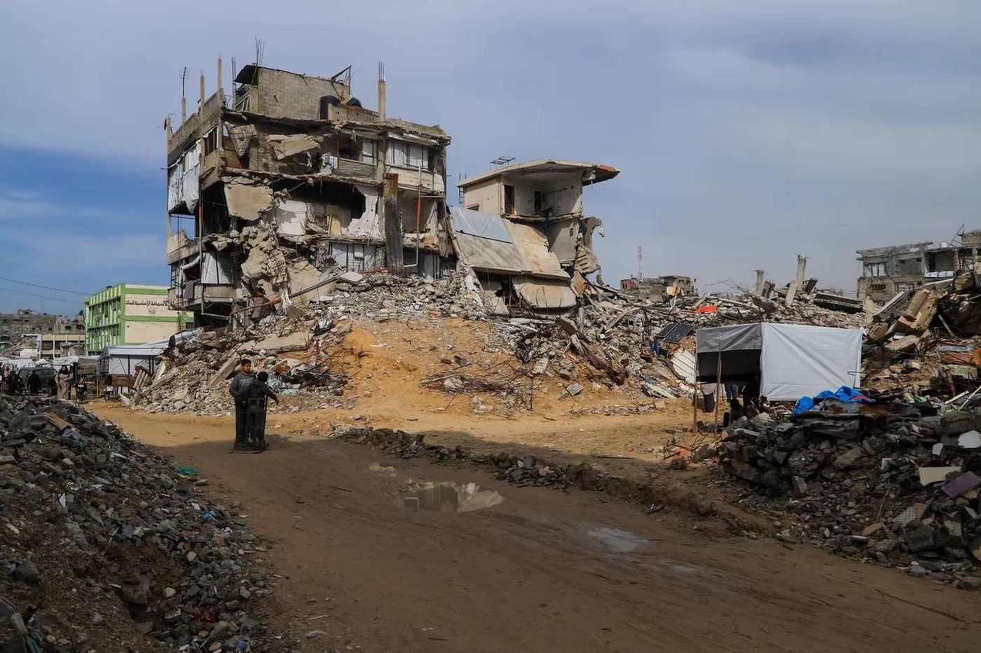 الجرائم الاسرائيلية مستمرّة... استشهاد فلسطيني وإصابة إمرأة في غزة!