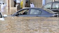 الإمارات تشهد سيولا جارفة وأمطارا غزيرة